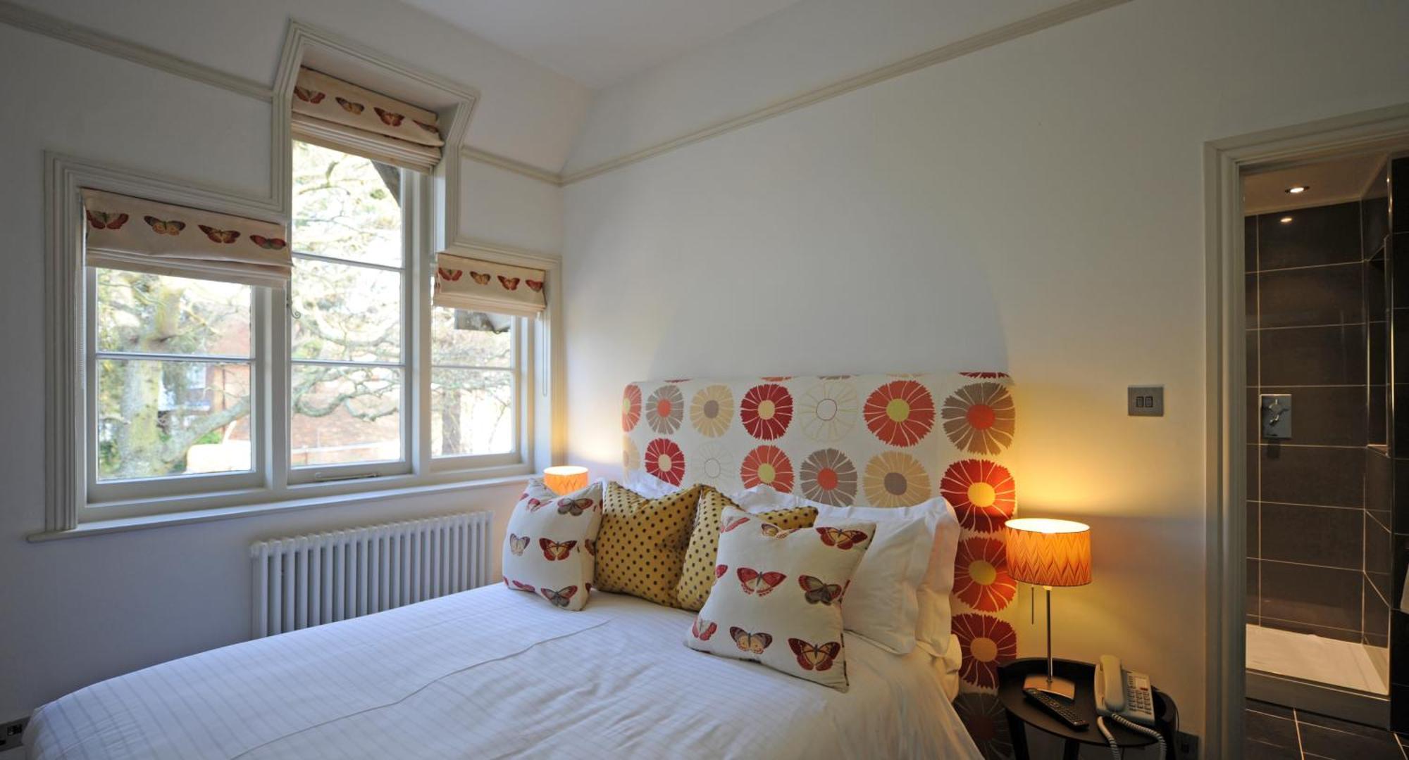 Crown And Castle Hotel Орфорд Екстериор снимка