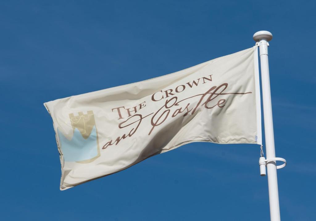 Crown And Castle Hotel Орфорд Екстериор снимка