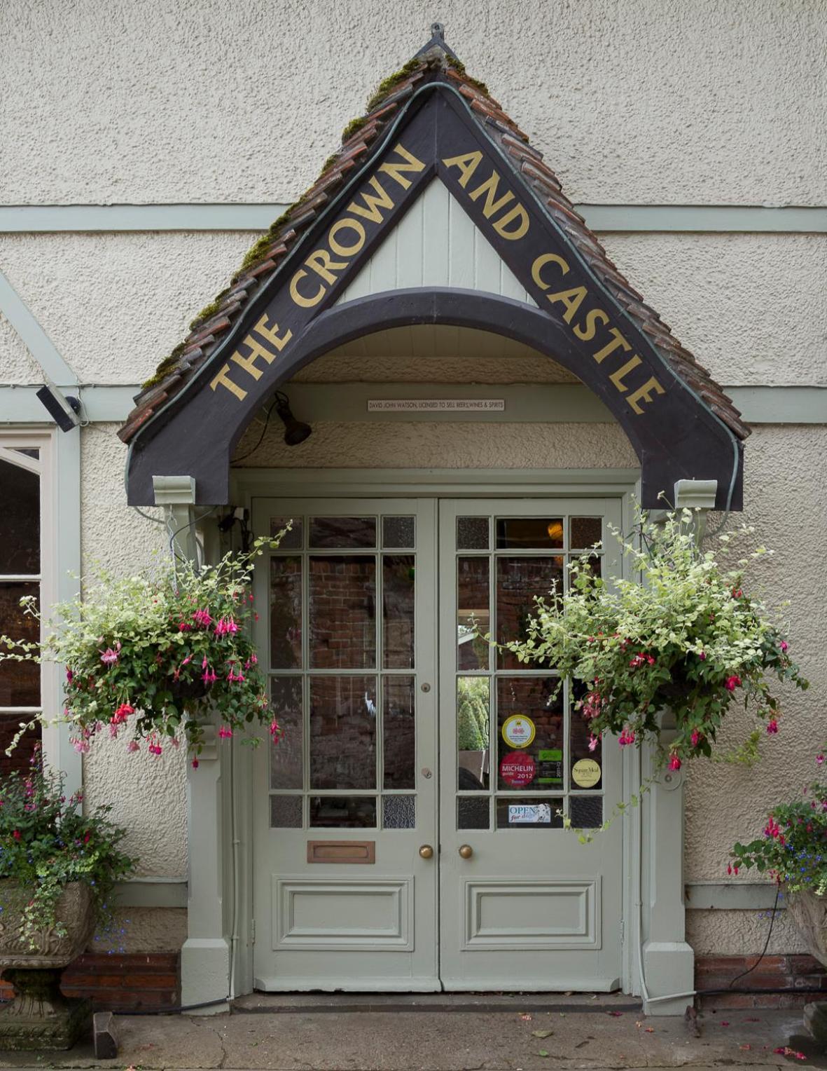 Crown And Castle Hotel Орфорд Екстериор снимка